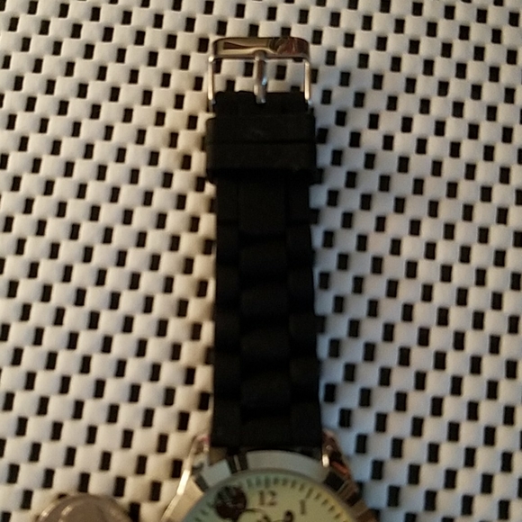 New Mickey Watch - Picture 3 of 6